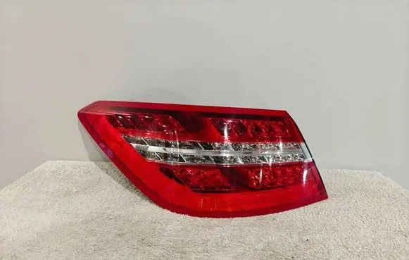 Mercedes-Benz E C207 W207 Rear/tail lights 7804011 542181L 542121L