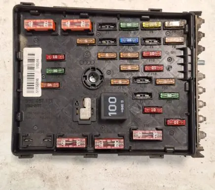 Volkswagen PASSAT B6 Fuse module 3C0937125 63592777