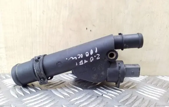 Volkswagen Touran I Engine coolant pipe/hose 038121132G