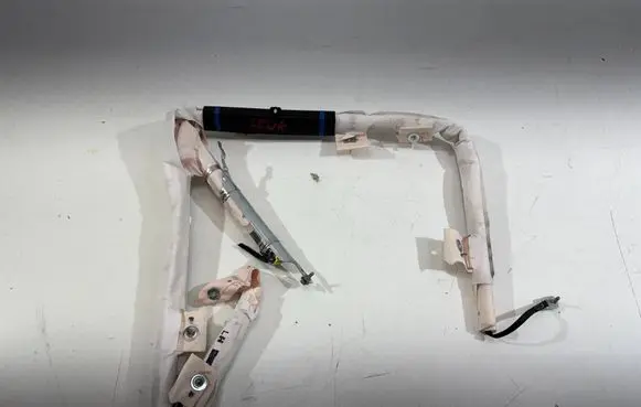 Tesla Model S Roof airbag