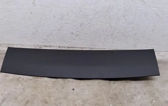 Opel Mokka B Tailgate trim 9835351380