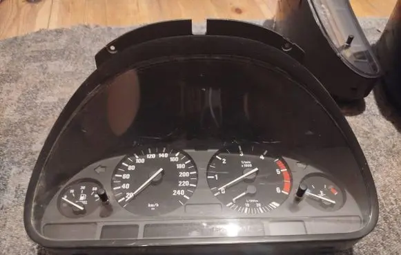 BMW 5 E39 Speedometer (instrument cluster) 6942181 62116942181 110008784