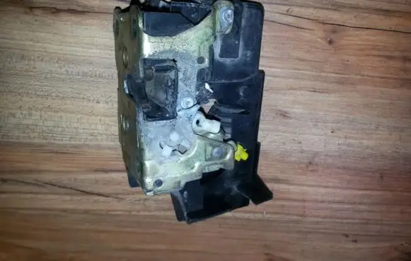 Renault Espace II Front door lock