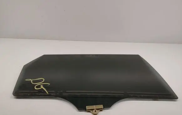 KIA Sorento Rear door window glass