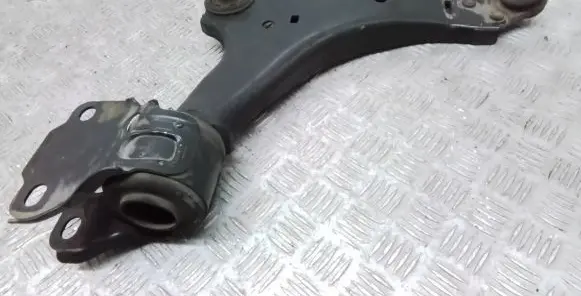 Volvo XC60 Front lower control arm/wishbone 8G9N3A052A