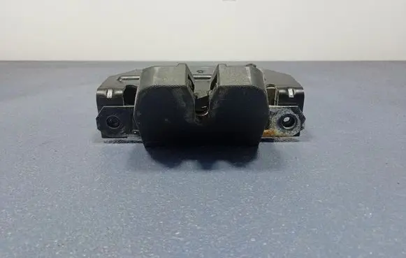 Tailgate/trunk/boot lock/catch/latch