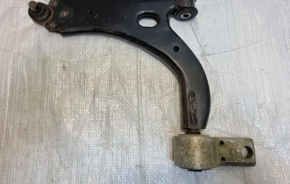 Ford Fusion Front control arm 2S61-3051-DA