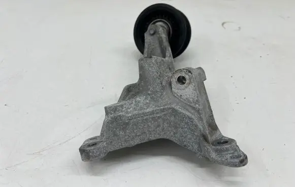 Nissan Qashqai J12 Generator/alternator belt tensioner 117106794R