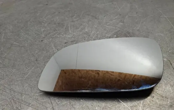 Volkswagen Touran I Wing mirror glass 