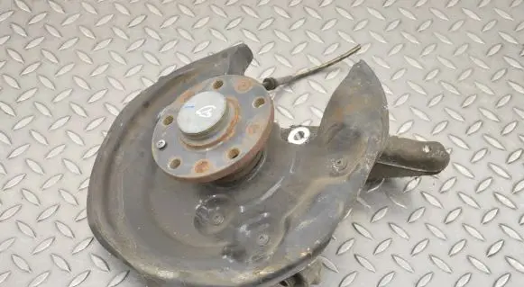 Rear wheel hub