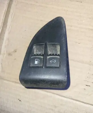 Volkswagen PASSAT B5.5 Tailgate opening switch 1J0959831A 1J0959833A