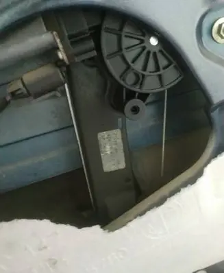 Sliding door window regulator with motor
