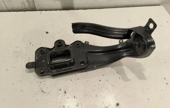 Mercedes-Benz E W211 Bottom radiator support slam panel A2113270090