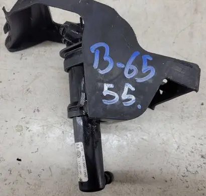 Volkswagen Tiguan Headlight washer spray nozzle 5N0955978