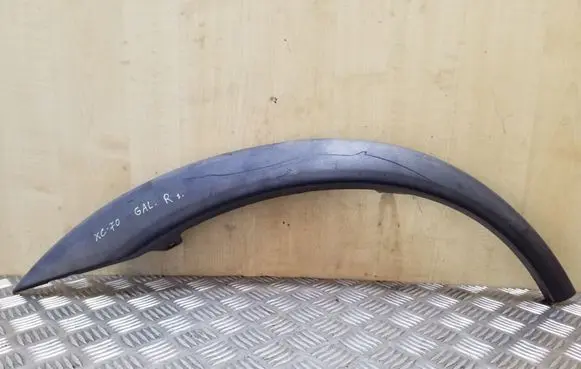 Volvo V70 Rear arch trim 8620134