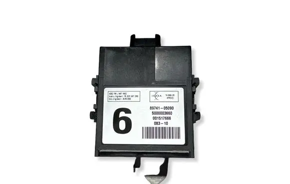 Toyota Avensis T270 Door central lock control unit/module 8974105090 001517666 S000003660