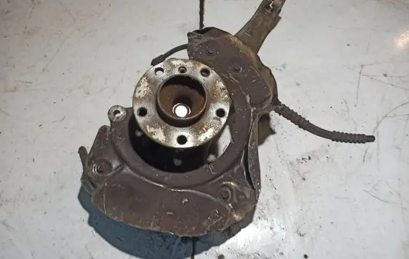 BMW 5 F10 F11 Front wheel hub