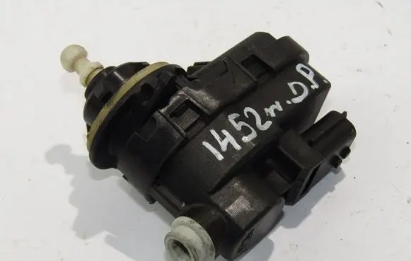 Peugeot 3008 I Headlight level adjustment motor 89037159