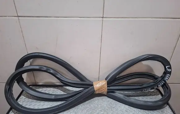Seat Leon (5F) Rubber seal front door (on door) 5F4867365