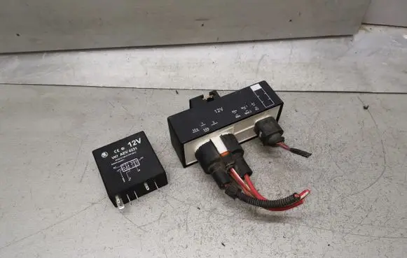 Skoda Fabia Mk1 (6Y) Coolant fan relay AEV4231
