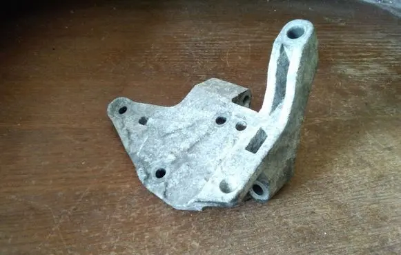 Peugeot Expert Engine mounting bracket 25365224