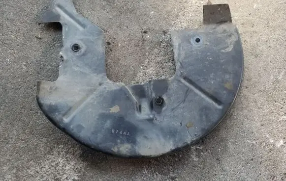 Chrysler Town u0026 Country V Front brake disc dust cover plate 674AA
