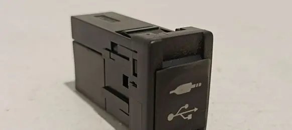 Toyota C-HR I USB socket connector 86190F4010