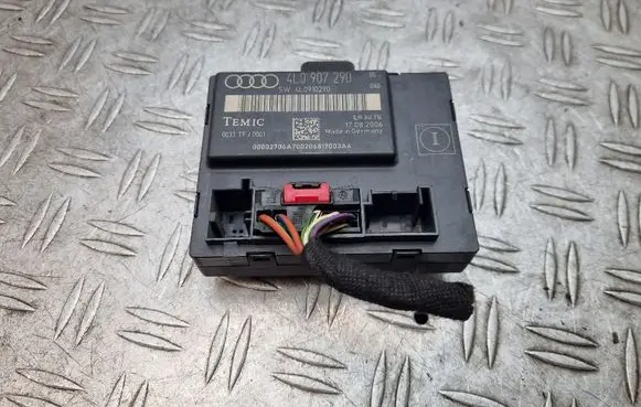 Audi Q7 4L Door control unit/module 4L0907290