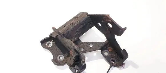 Nissan Murano Z50 Engine mounting bracket