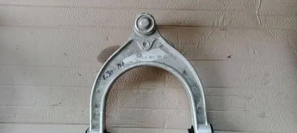 BMW 5 G30 G31 Front lower control arm/wishbone 6861185