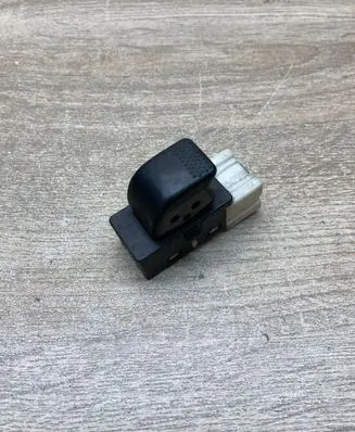 Subaru Outback Electric window control switch 83071AE040