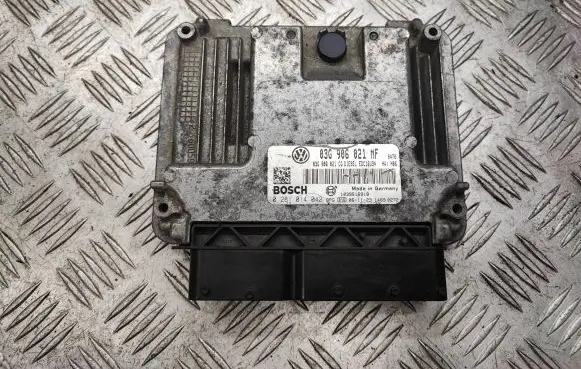 Volkswagen Touran I Engine control unit/module 03G906021CG 03G906021MF 0281014042