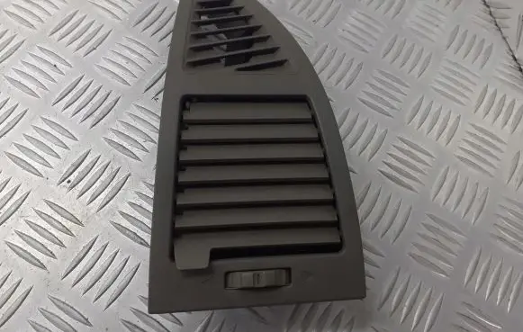 Nissan Altima Dashboard side air vent grill/cover trim