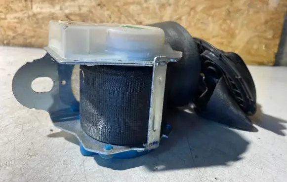 KIA Ceed Rear seatbelt 898201H500EQ 1070810188