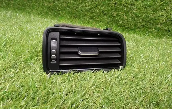 Volkswagen Jetta VI Dashboard side air vent grill/cover trim 5C6819704B