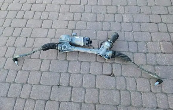 Opel Insignia B Steering rack 84411302