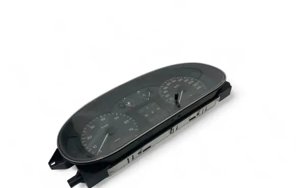 Renault Megane I Speedometer (instrument cluster) 8200071820