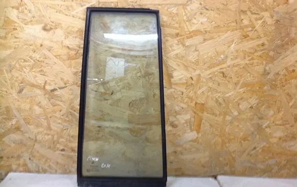 Mitsubishi Pajero Pinin Rear vent window glass 
