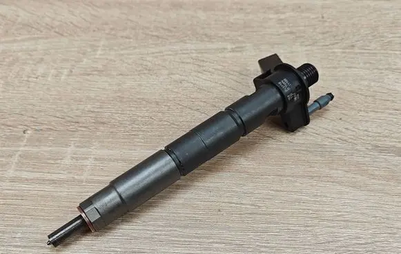 BMW 8 G16 Fuel injector 8514151