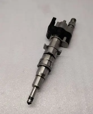 BMW 7 F01 F02 F03 F04 Fuel injector 7585261 10181010 PA66GF3596
