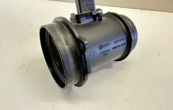 Audi A4 S4 B7 8E 8H Mass air flow meter