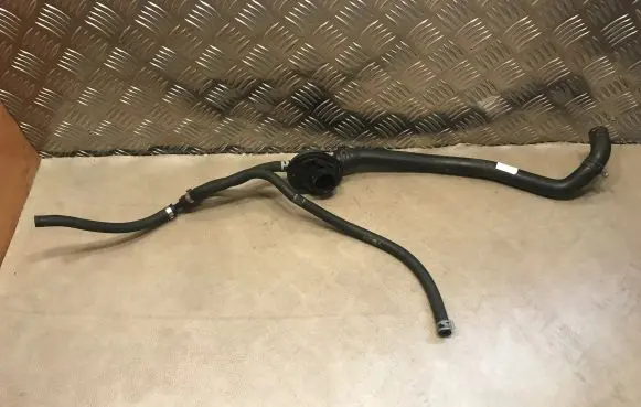 Mercedes-Benz C W204 Engine coolant pipe/hose A2048302396
