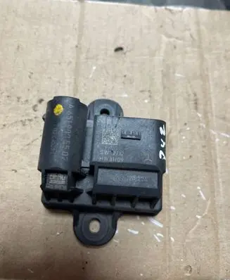 Mercedes-Benz C W204 Glow plug pre-heat relay A6519005502