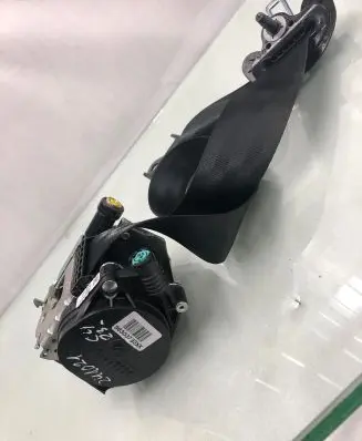 Citroen C4 III e-C4 Front seatbelt 0589p10021