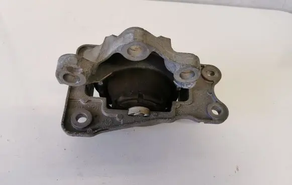 Volvo XC60 Engine mount bracket 31686886