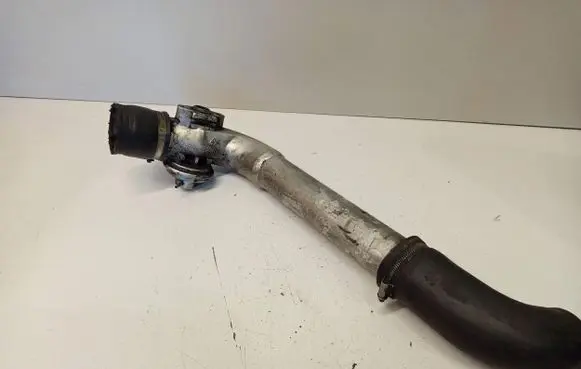 BMW 5 E34 Intercooler hose/pipe 25668601