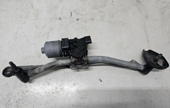 Opel Astra H Front wiper linkage and motor 0390241538