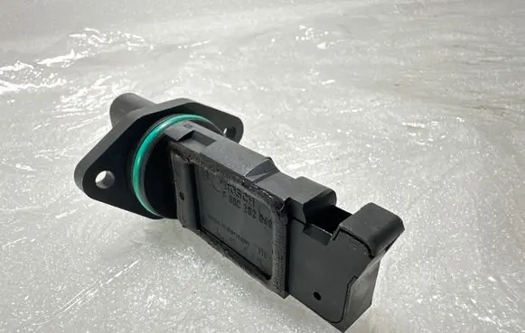 Volkswagen PASSAT B6 Mass air flow meter F00C2G2049 190151C