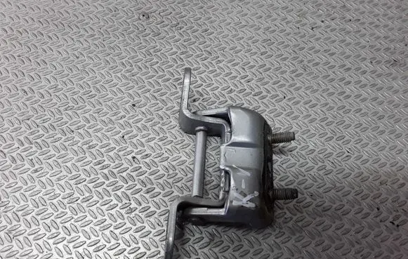 Nissan Primera Rear door upper hinge