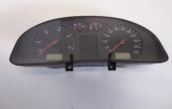 Volkswagen PASSAT B5 Speedometer (instrument cluster) 88311245